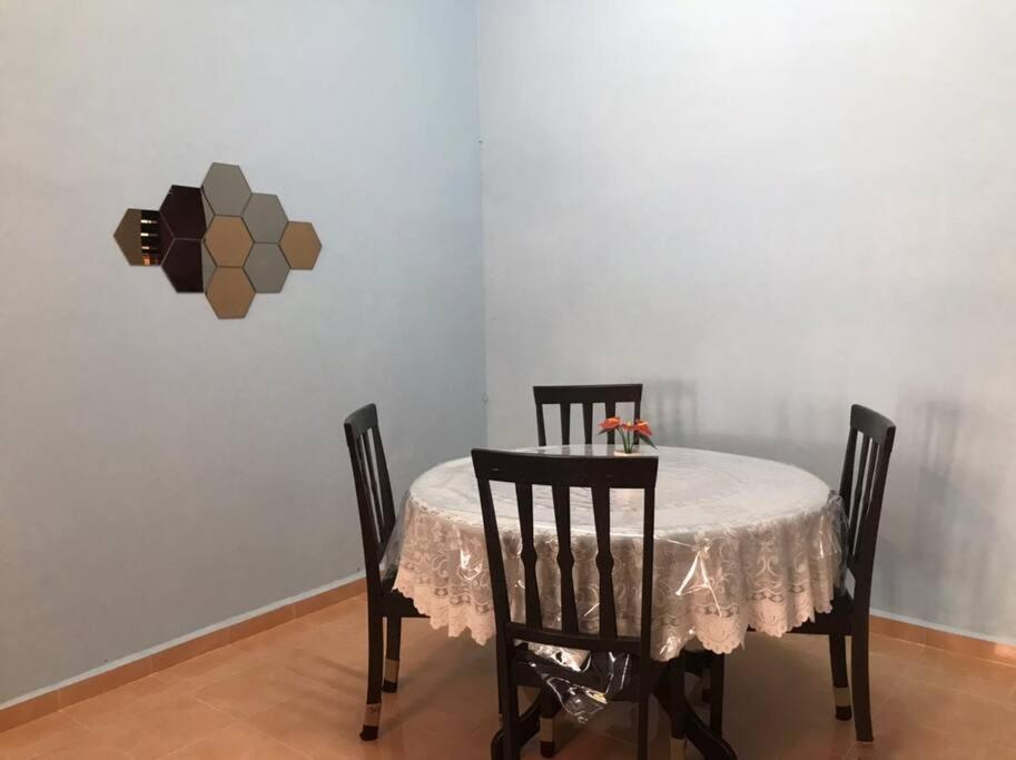 Homestay Che Mat Kuala Terengganu Exterior foto